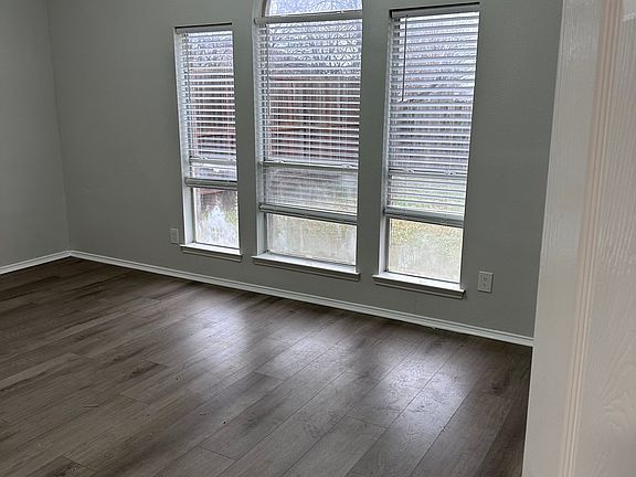 5th image of 1205 Lassen Ln
