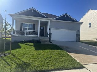 19631 W 201st St, Spring Hill, KS 66083