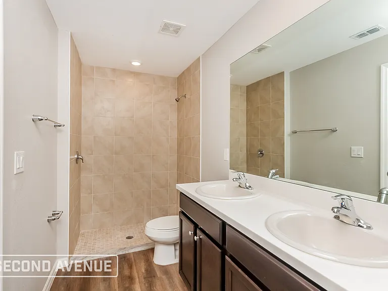 736 Barcia St E — Photo 12