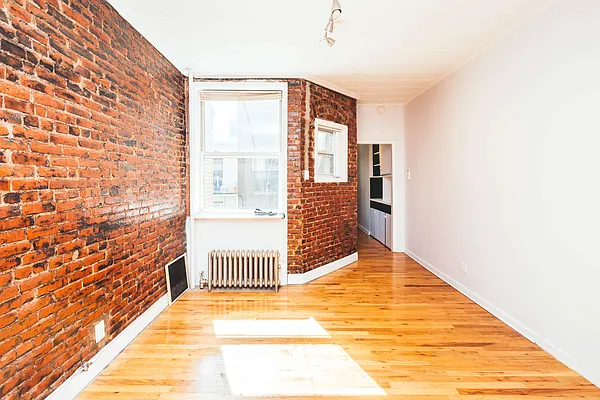 Rented by Nooklyn NYC LLC | media 15