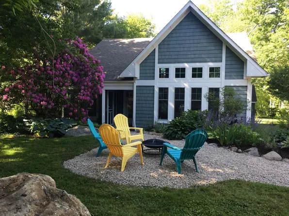 7 Knight St, Narragansett, RI 02882