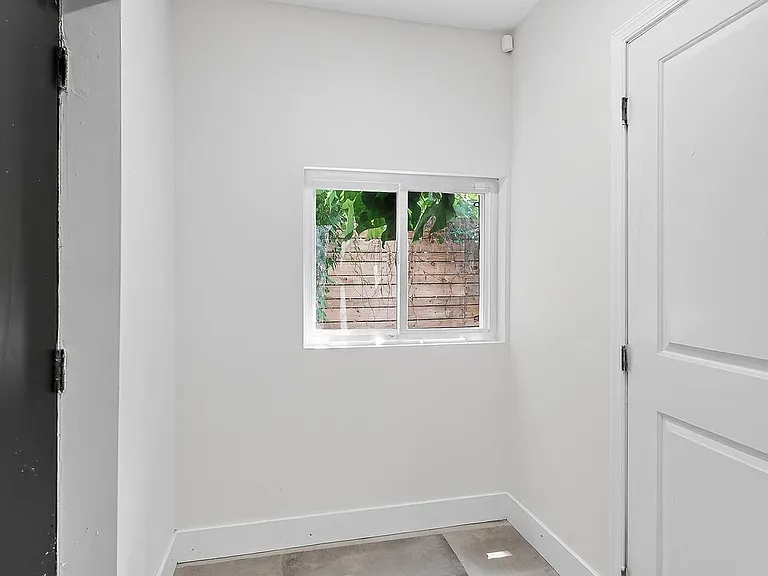 3020 Euclid Ave — Photo 10