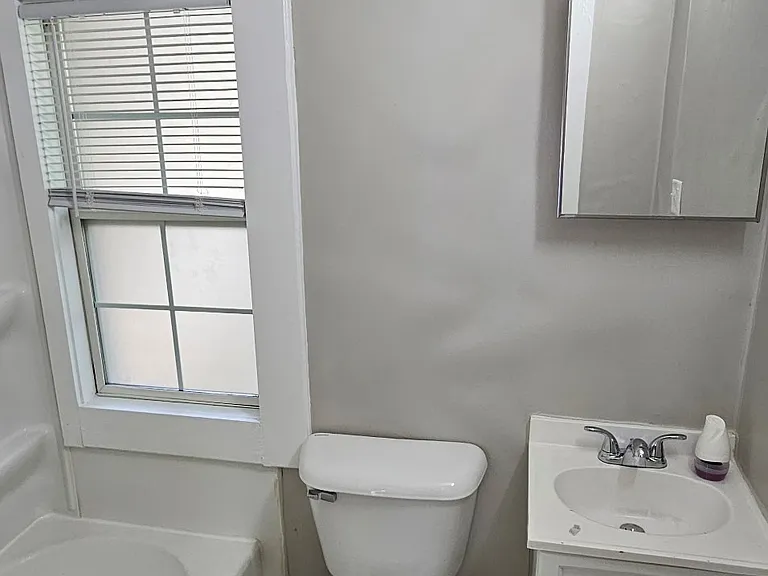 559 Charles Ave #1 — Photo 3