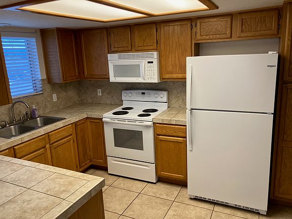 2nd image of 1550 Sandy Dr APT B
