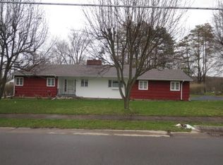 230 Grace Ave, Newark, NY 14513