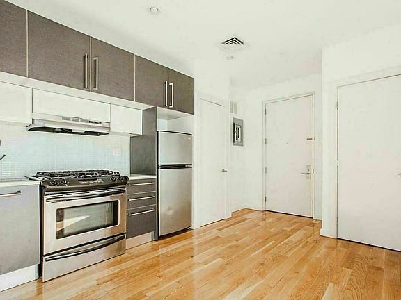 4th image of 25 Montrose Ave APT 605
