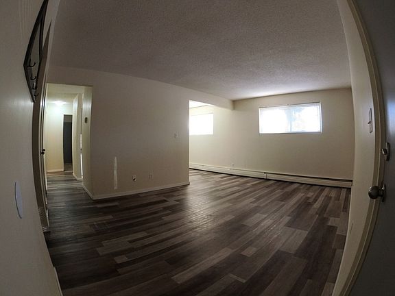 Entrance / Living Room