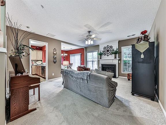 4th image of 299 Regent Sq
