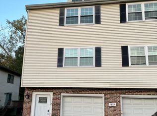 1693 Litchfield Tpke #2, Woodbridge, CT 06525
