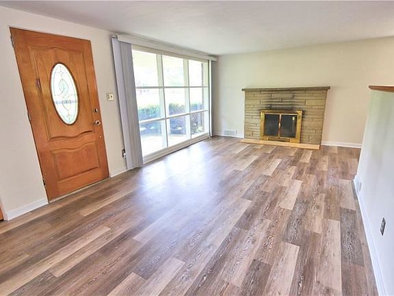 3rd image of 114 Indian Dr