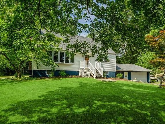 4th image of 51 Alda Dr