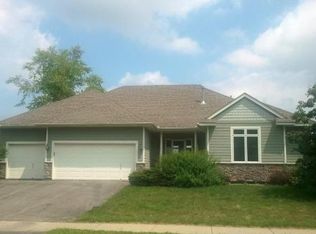 770 Lake Susan Hills Dr, Chanhassen, MN 55317