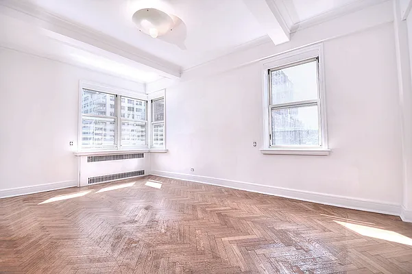 Rented by Urbane Brokerage | media 27