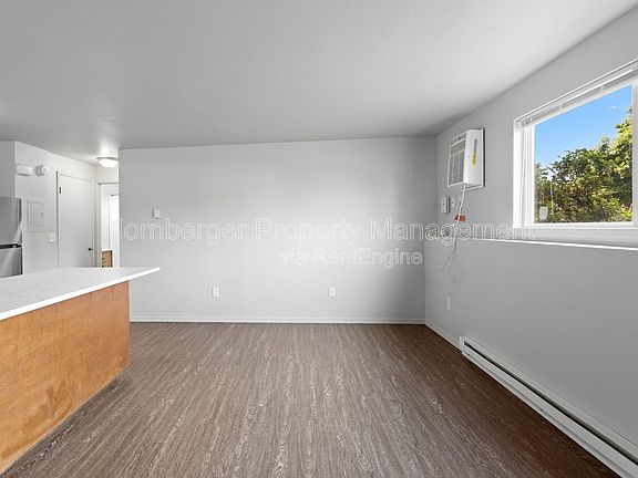 3rd image of 3203 N Smith St APT 6