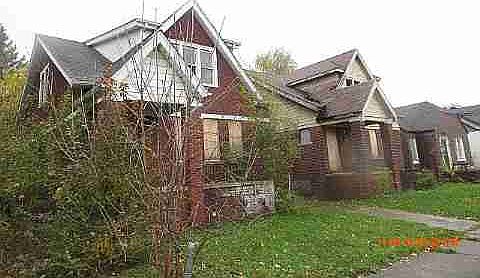 8254 E Hollywood