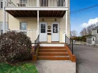 27 Worsted St APT 1B, Franklin, MA 02038