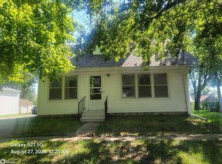304 S Lincoln St, Mount Ayr, IA 50854