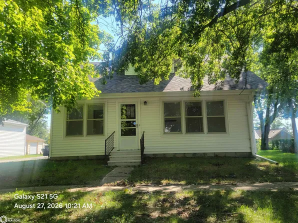 304 S Lincoln St, Mount Ayr, IA 50854