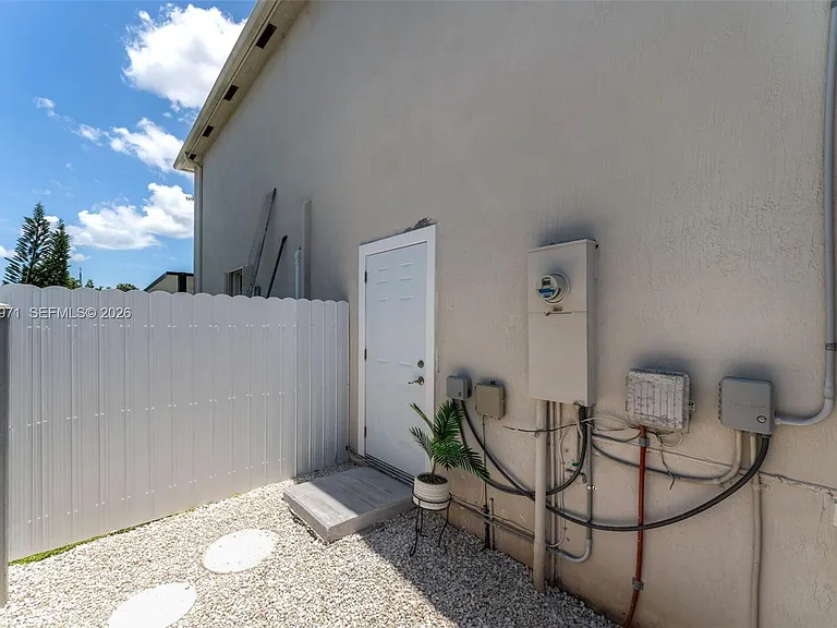 29399 SW 143rd Pl #EFFIC — Photo 8