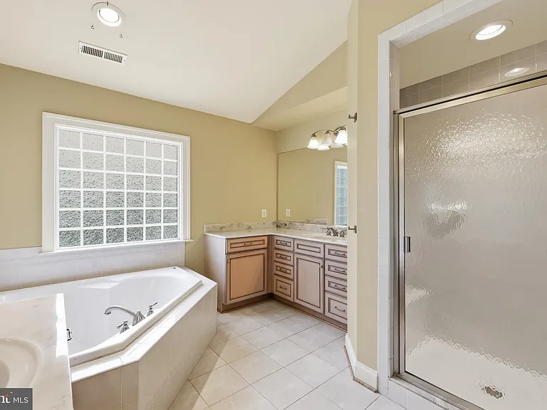 6403 Velliety Ln — Photo 41