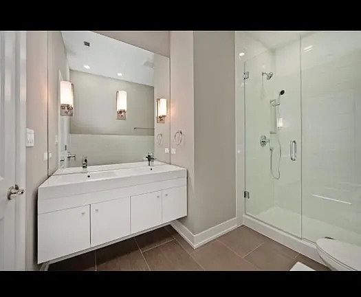 4th image of 3514 N Sacramento Ave APT 3S