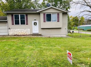 445 W Roberts Dr, Mt Zion, IL 62549