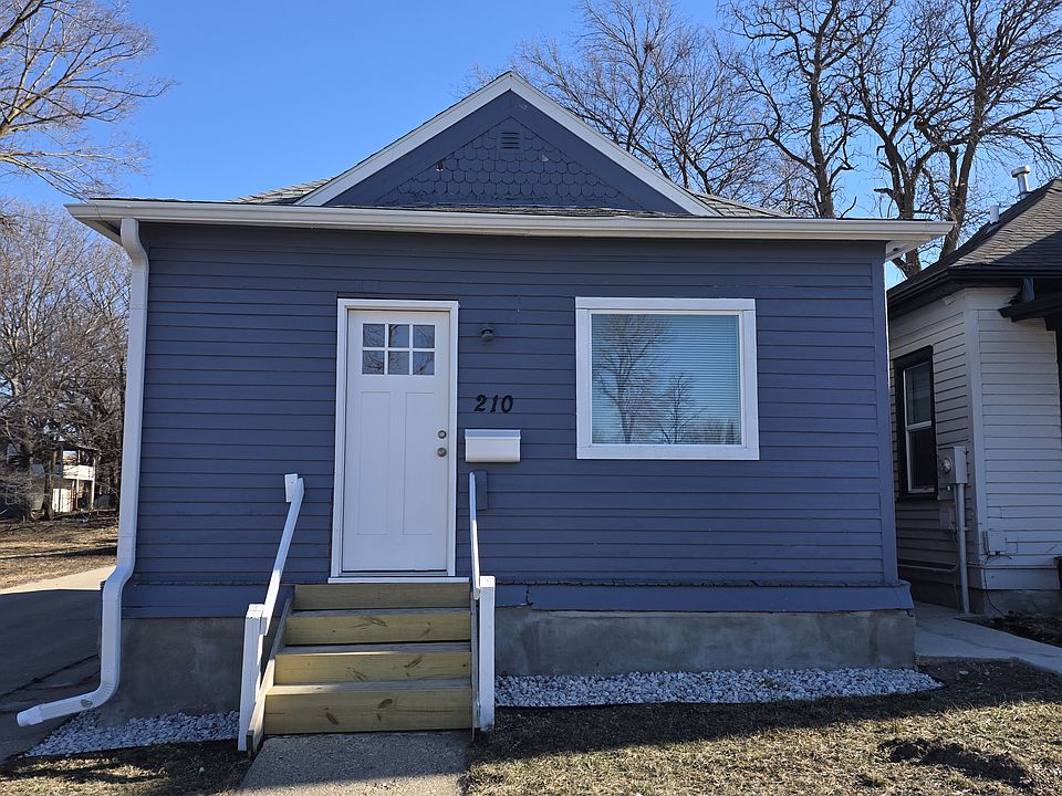 1st image of 210 Sioux St