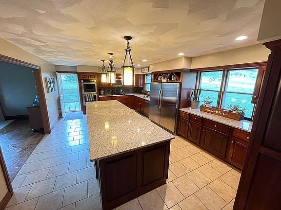 3rd image of 16268 Country Club Dr