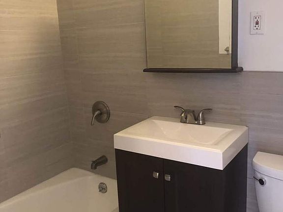3rd image of 2554 38th St APT 1A