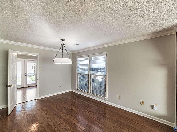 5th image of 6950 Steeplechase Dr NW