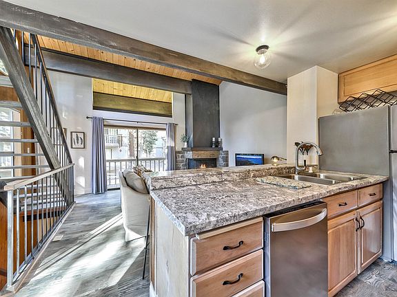 3rd image of 1001 Commonwealth Dr #123