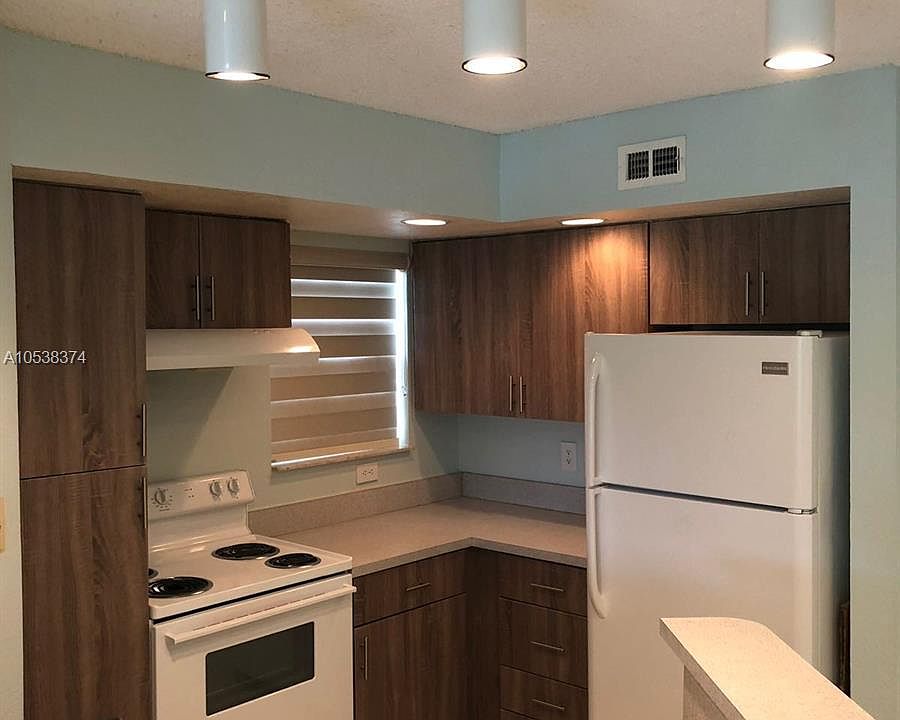 1st image of 12650 Vista Isles Dr