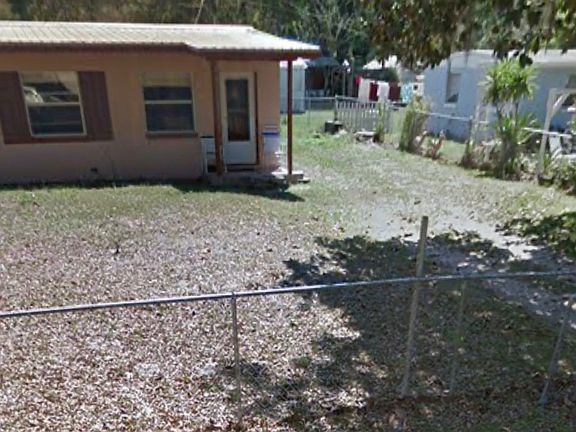 2nd image of 1605 SE 39th Pl