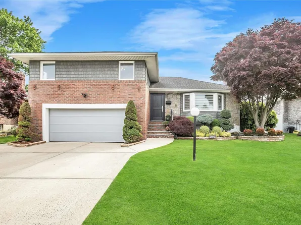 845 Edgewood Drive, Westbury, NY 11590