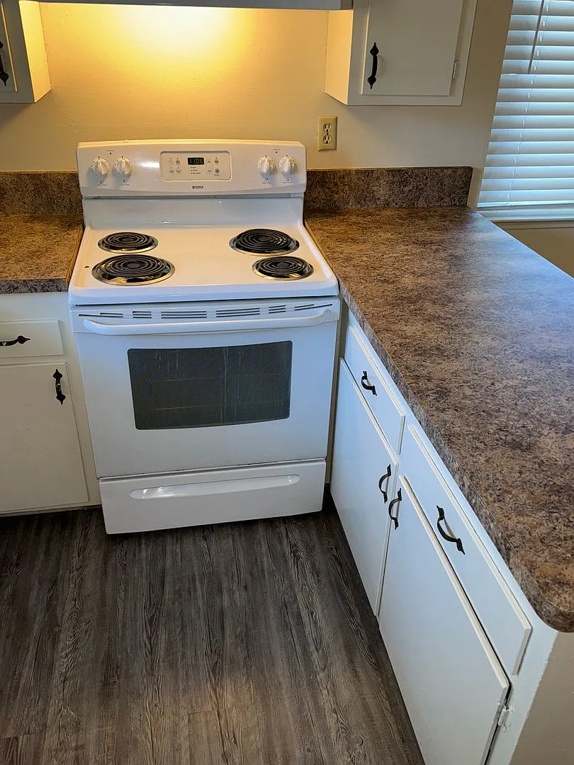 Citrus Heights 2 Bedroom Duplex — Photo 4