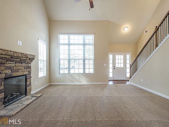 5th image of 404 Cathedral Dr