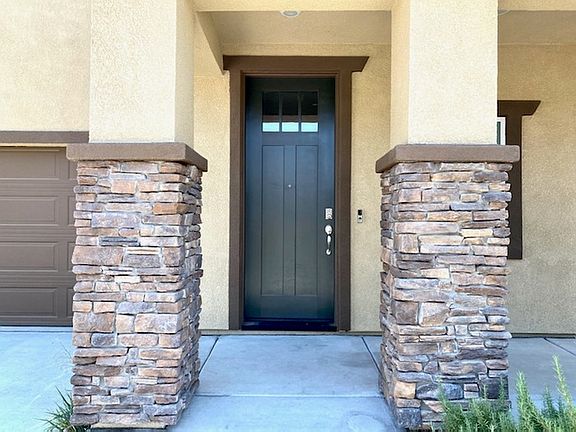 3rd image of 781 Lincolnshire Cir