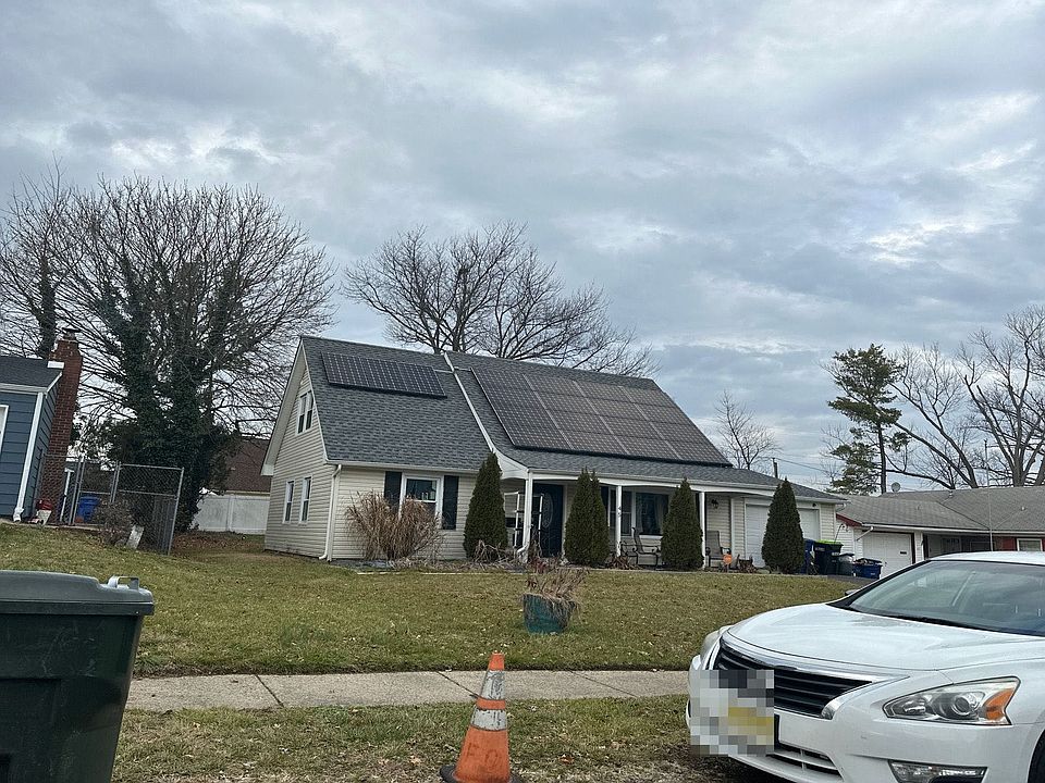2nd image of 45 Medford Ln