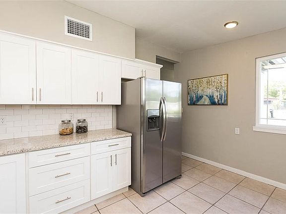 5th image of 1608 S Meredith Pl