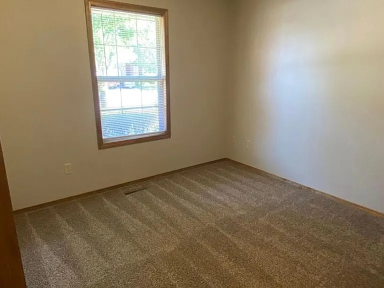 984 W Bates Dr — Photo 11