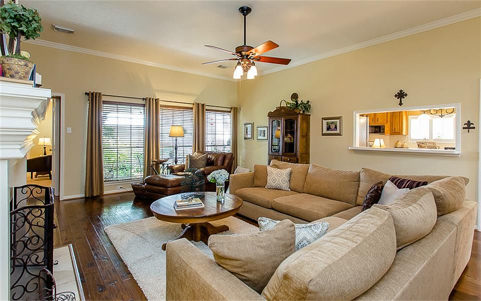 1st image of 2203 Country Mile Ln