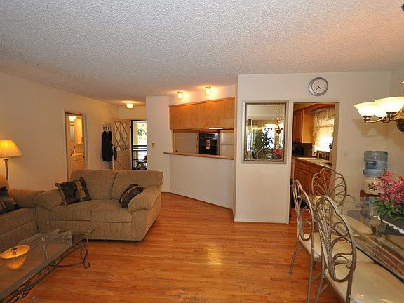 3rd image of 1543 Victoria Dr