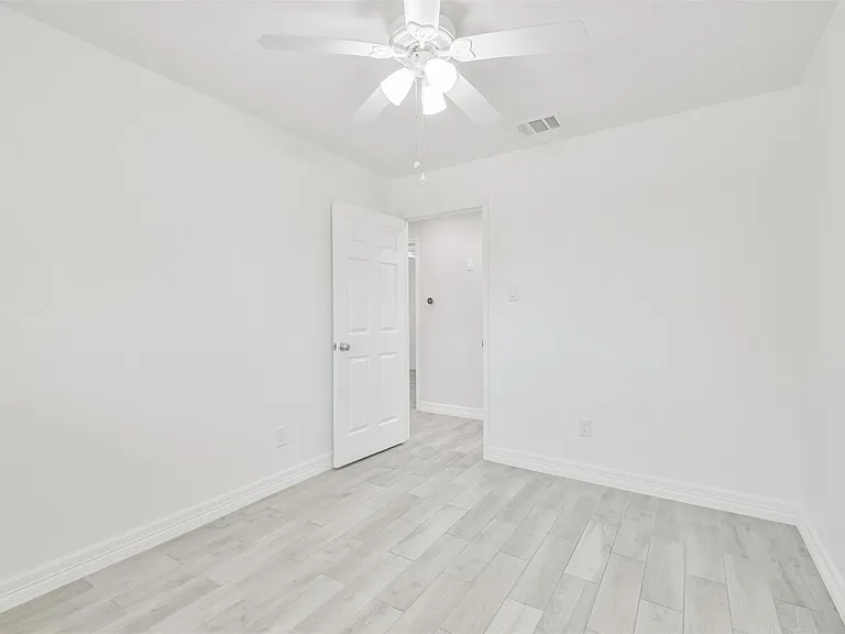 7623 Yellow Pine Dr — Photo 28