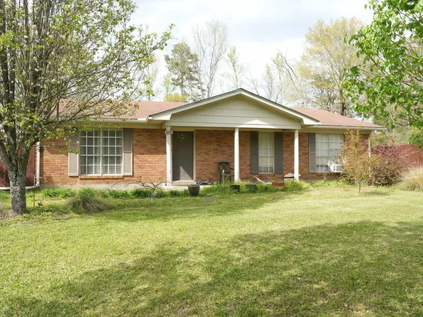 1033 Pearl River Ave, McComb, MS 39648