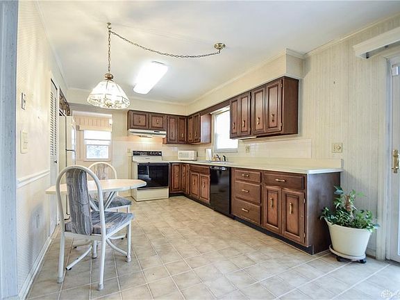 4th image of 4471 Silver Oak St