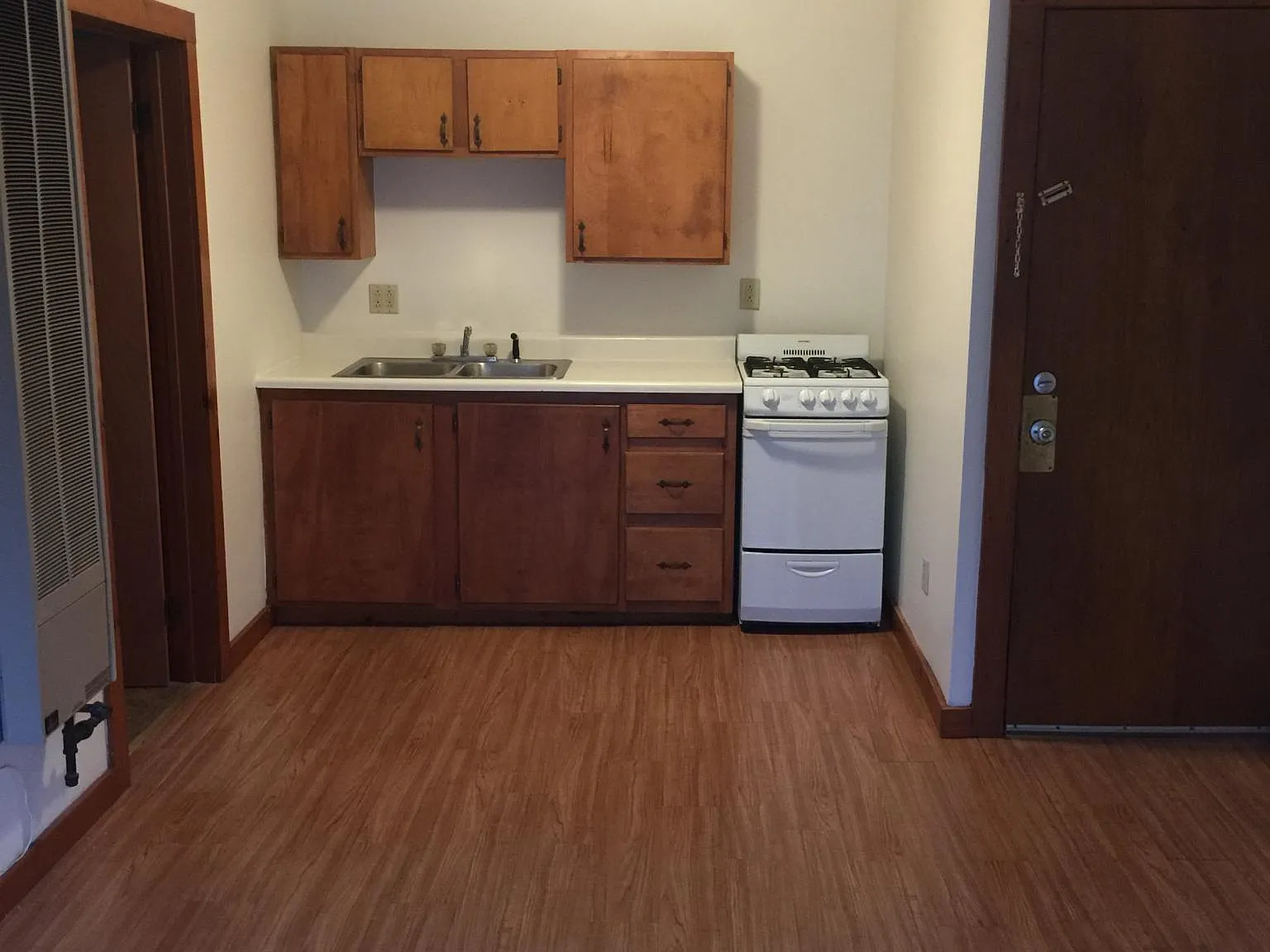 1 bed, 483 sqft, $1,100 — Photo 3