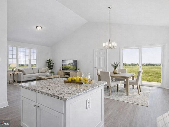 4th image of 7 Chickadee Ct #C4
