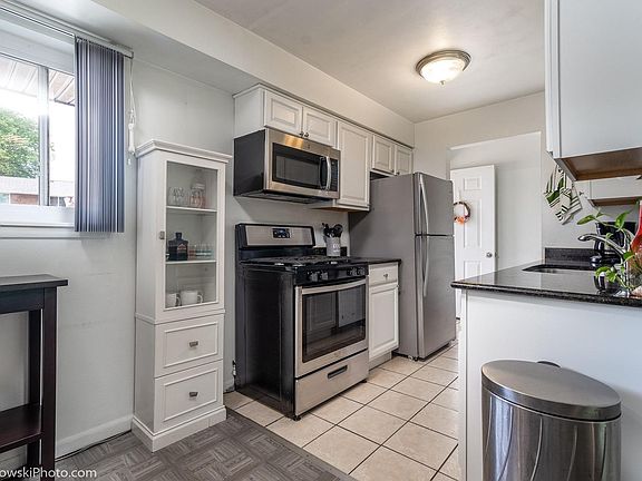 4th image of 1485 S Canford Cliffs Dr APT 1C