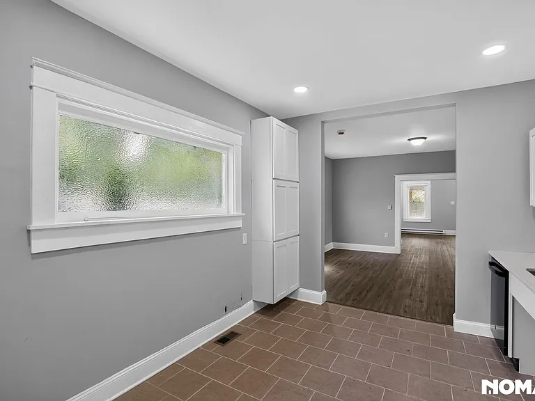 12320 Eastern Ave — Photo 6
