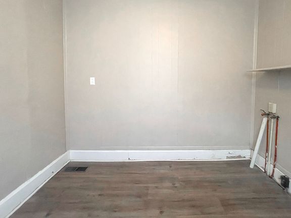 4th image of 1719 W Adams St #745362964